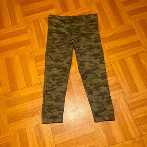 Spanx‎ camo leggings.